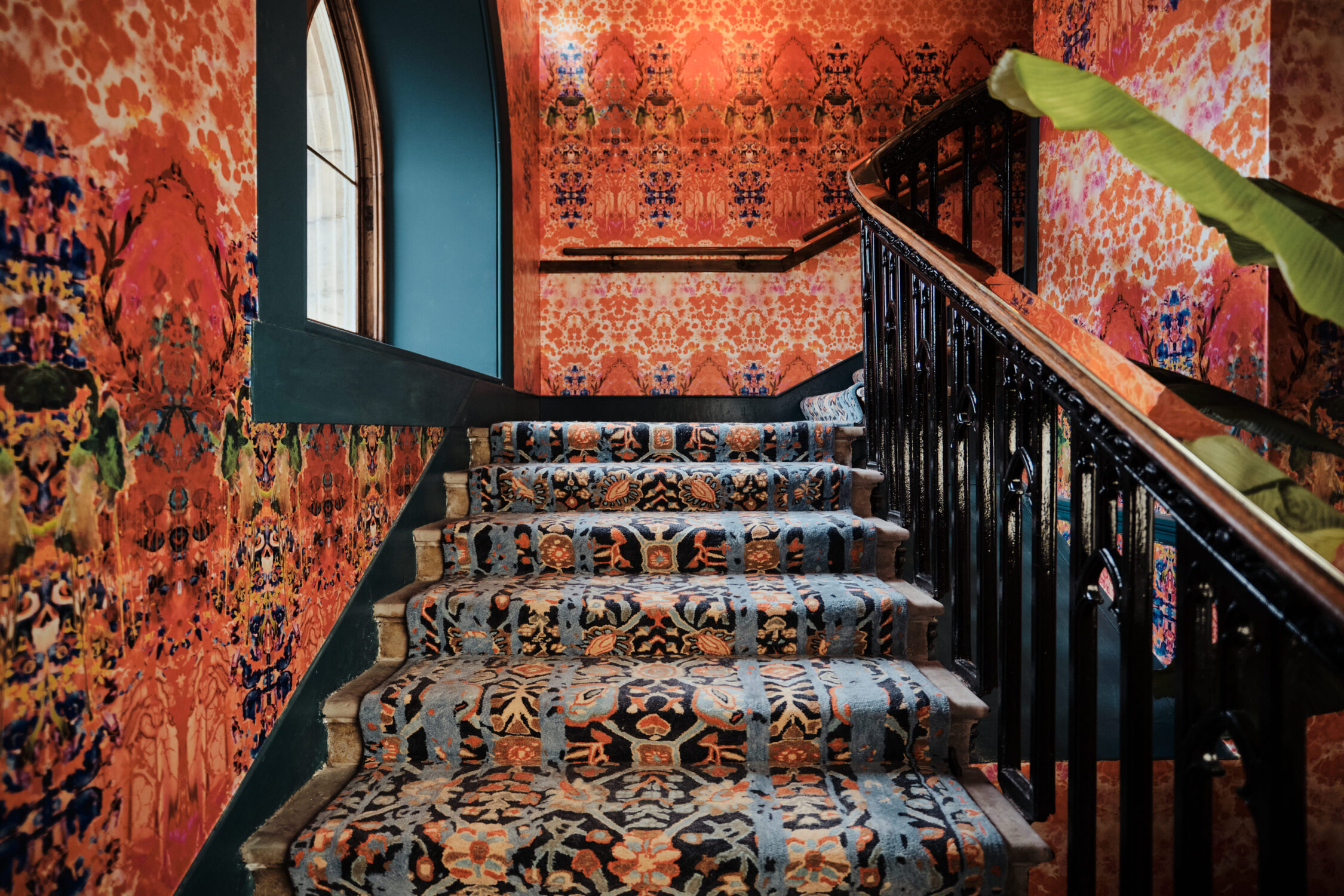 From Vision to Weave: Bespoke Traditional Persian Carpets Tailored for Designers and Collectors