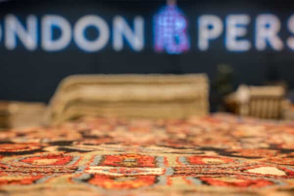 Why UK Buyers Choose Specialist Rug Dealers